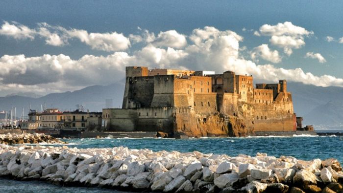 tourist attractions near naples italy