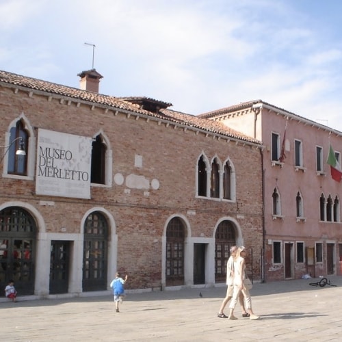Entrance to Museo del Merletto